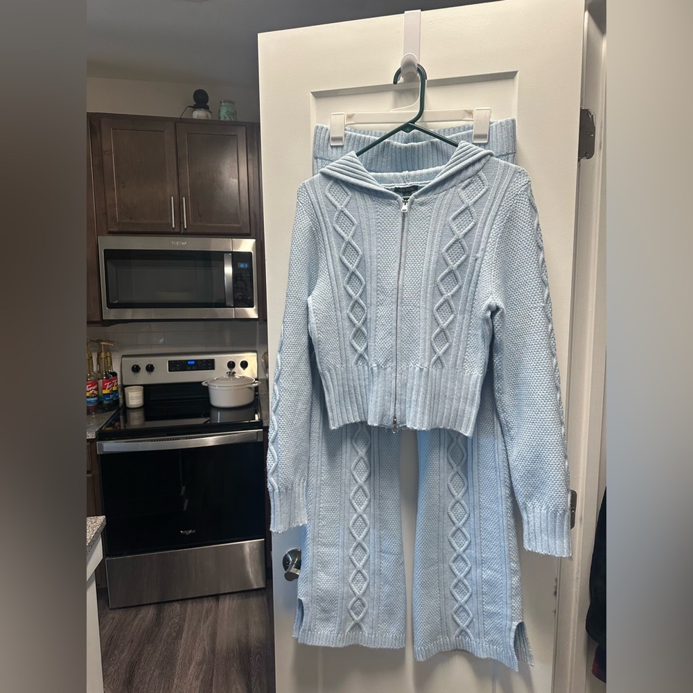Blue Cable Knit Set - Picture 2 of 5